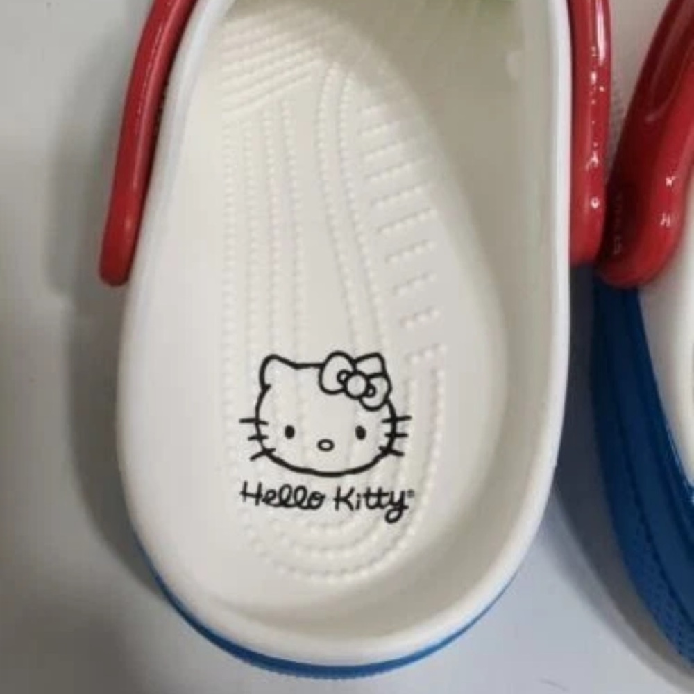 Hello Kitty CROCS!! - Picture 8 of 14